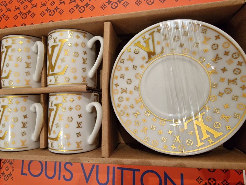 Set cafea 12 piese potrivit cadou (logo auriu),cutie ,saculet