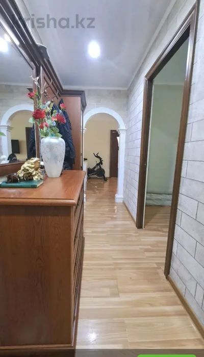 Продам квартиру мкр Стрритель