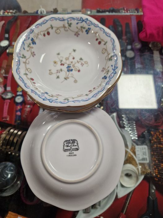 Разпродажба чинии купи и порцелан