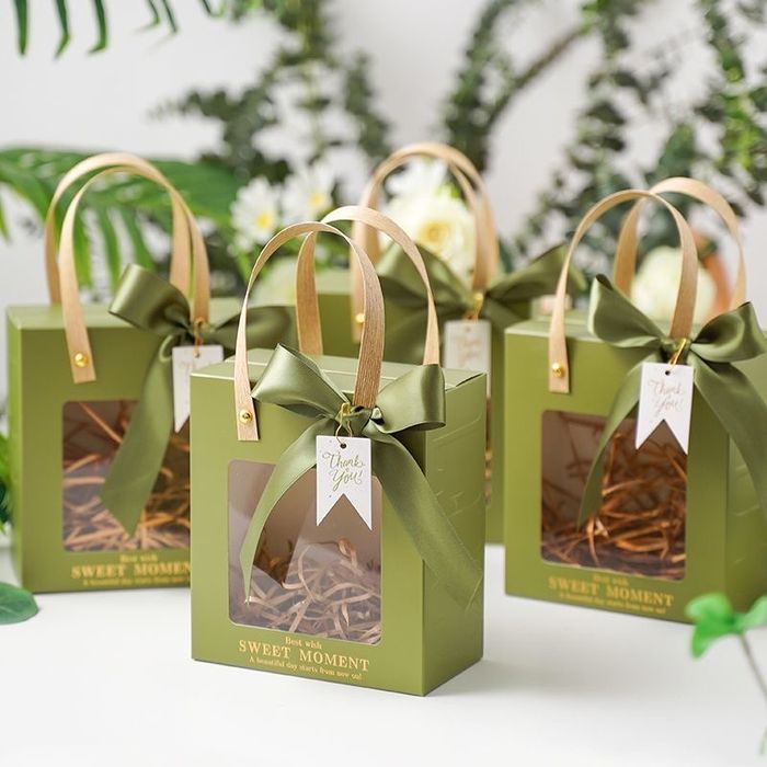 Пакет-коробка в зеленом цвете