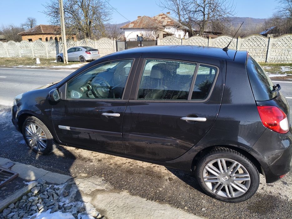 Vând Renault Clio 2011
