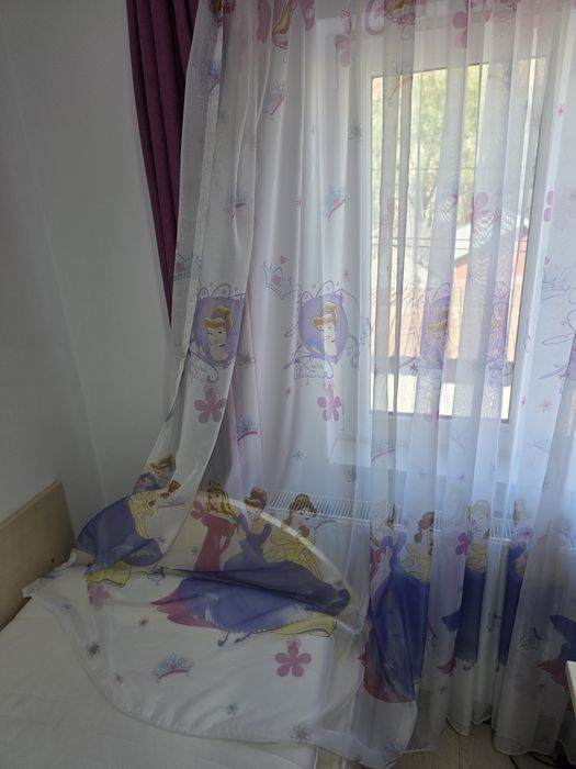 Vand perdea cu printese Disney