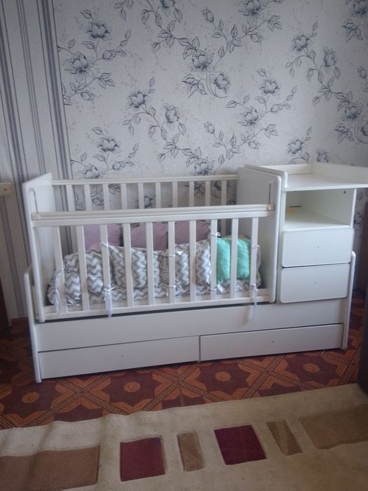 Детская кроватка