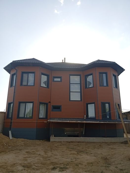 Продам коттедж три этажа.