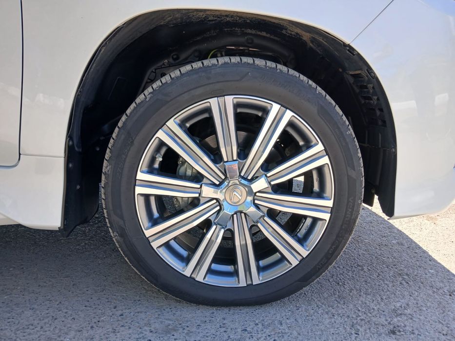 Lexus lx 570, 2017г.