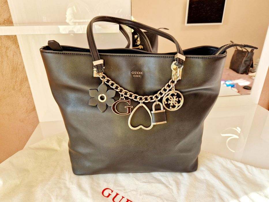 Дамска чанта GUESS