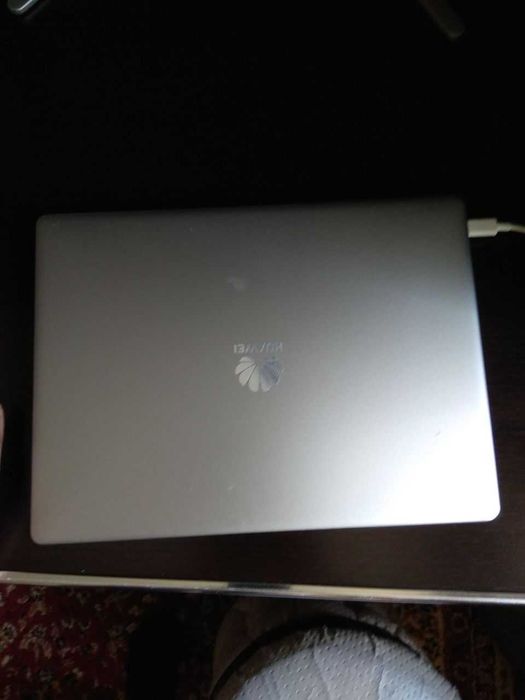 Netbook Huawei Intel core i5, 8th Gen, стального цвета, классный