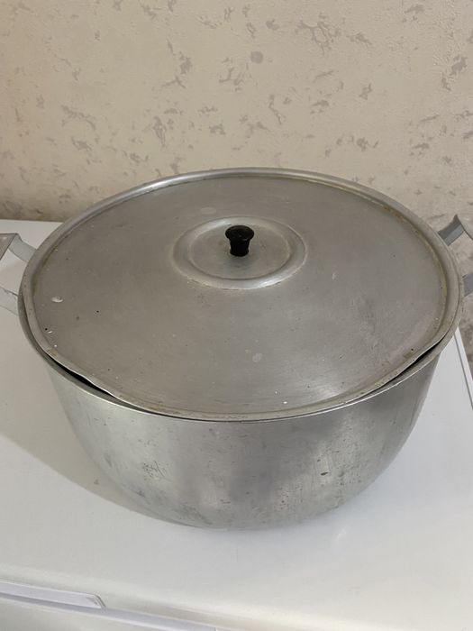 Продам кастрюль в хорошем состояние
