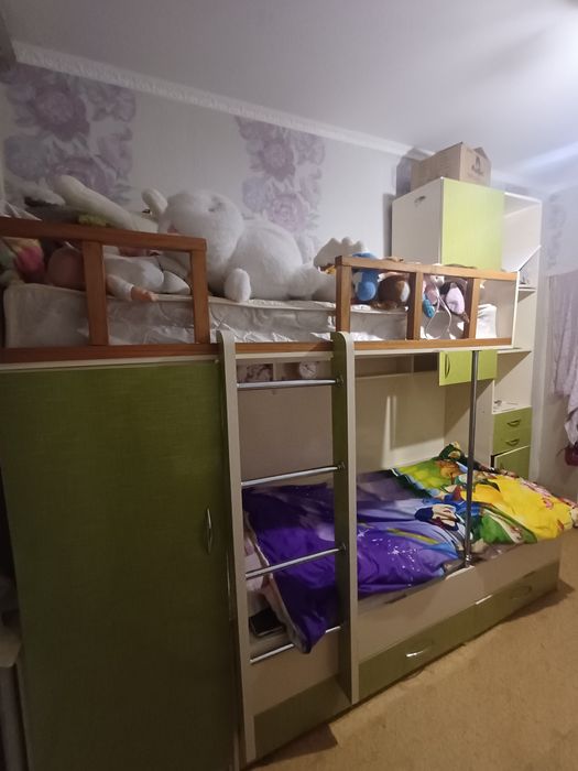 Продам двухярусную кровать