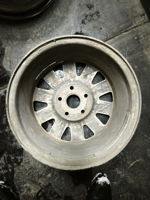 Ауди 100 А6 диск р15