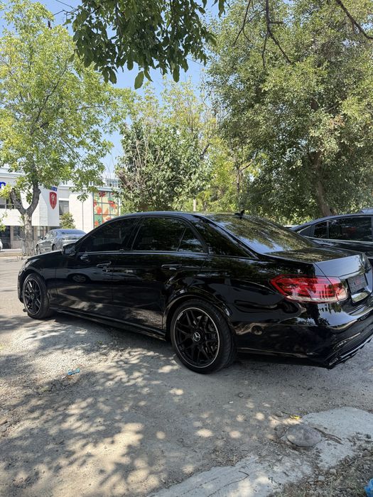 Mercedes benz w212 E550 tozza ideal