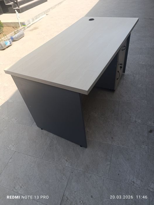 Продам офисный стол