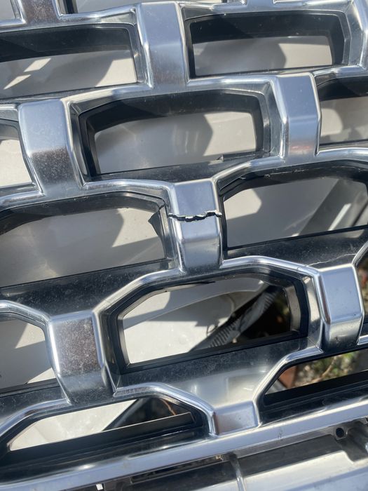 Решетка Hyundai Santa Fe 2022