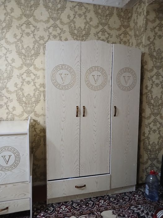 Детский кровать.