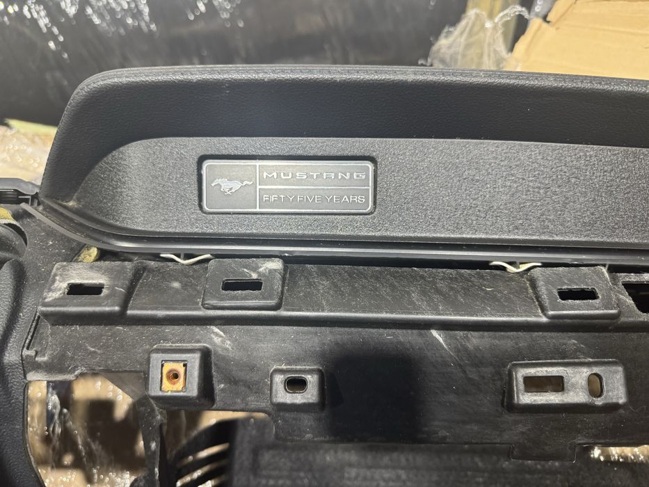 Ford mustang 2015+ 50 years anniversary арматурно табло / еърбег