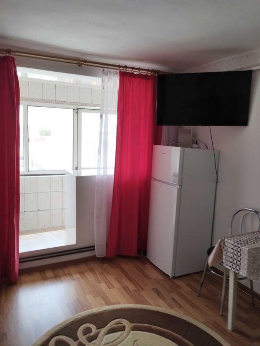 Închiriez garsonieră 2 camere