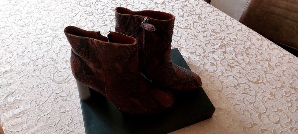 Дамски къси боти