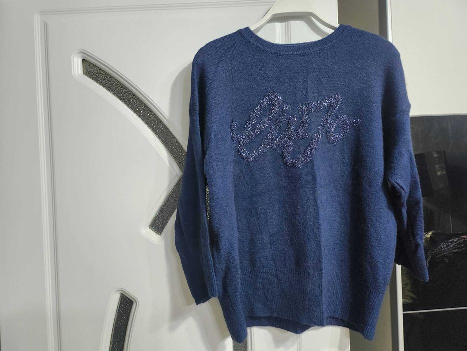 Продавам риза на марката ЗАРА и летен топ на марката Desigual