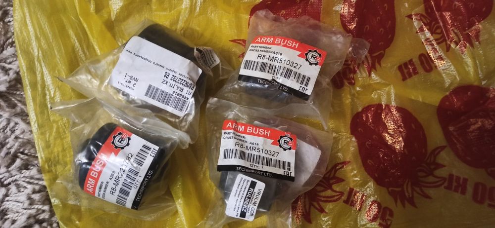 Продам сайлентблоки и проставки.