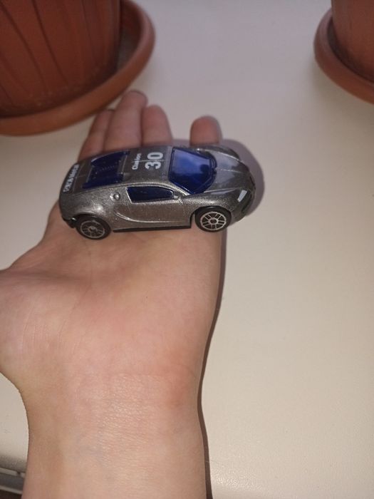 Машинка маленькая бугати металическая