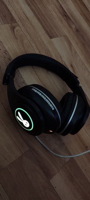 Продам наушники б/у