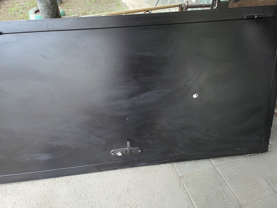 Продам  железную дверь