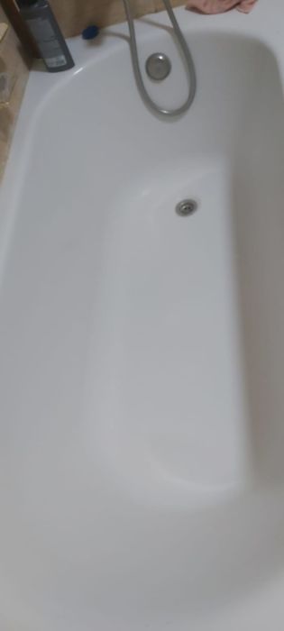 Ванна продаётся акрыловая