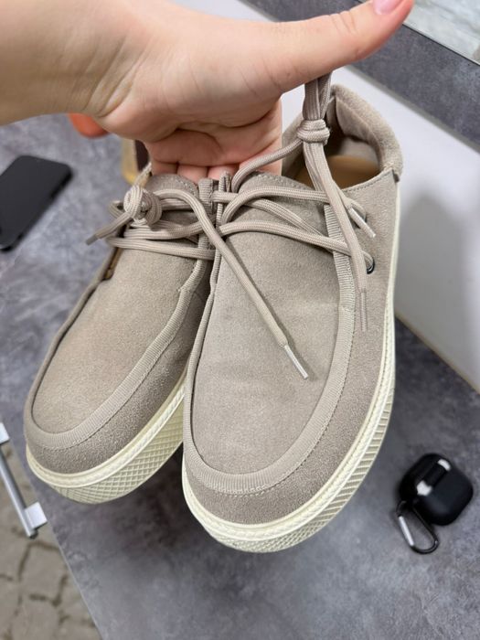 Продам лоферы размер 38 одевали один раз.