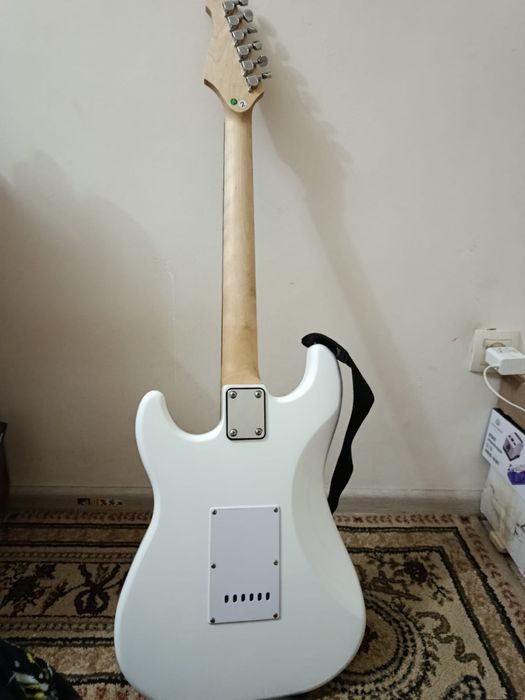 Продам электрогитару . 100 000тг