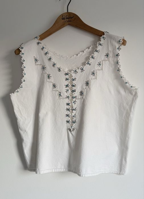 Bluză damă din pânză de cânepă, brodată manual cu mărgele, stil tradițional/boho