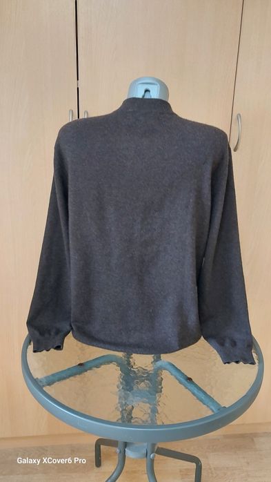 Мъжки пуловер ERIC BOMPARD. 100%кашмир. Размер S