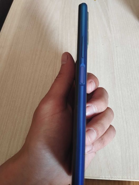 Продавам Vivo V2027