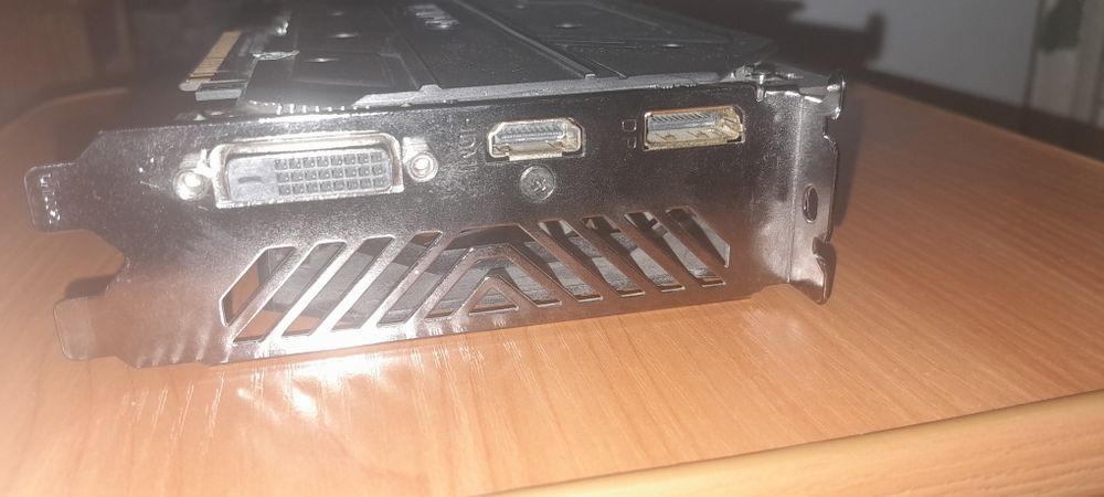 Продам видеокарту GTX 1650 SUPER