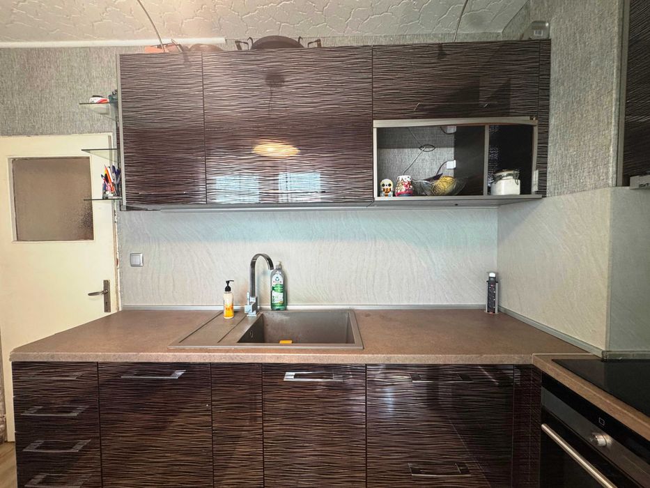 Продава се Двустаен апартамент в Русе, Център - 60 кв.м за 917 €/кв.м - Снимка #1