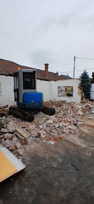 Excavatii Constructii demolari cu Utilaje miniexcavator deszapezire