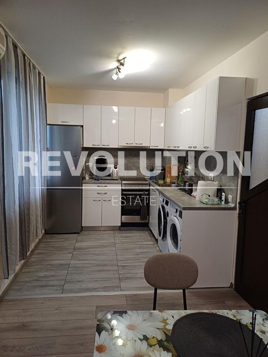 Дава се под наем Тристаен апартамент в Варна, Погреби - 70 кв.м за 600 € - Снимка #3