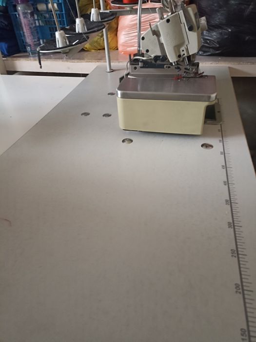 Продам оверлок 5 ниток