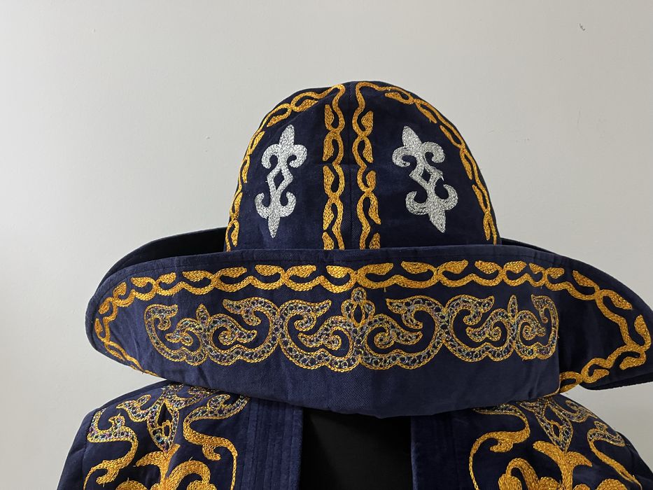 Чапан  ,национальный  костюм.