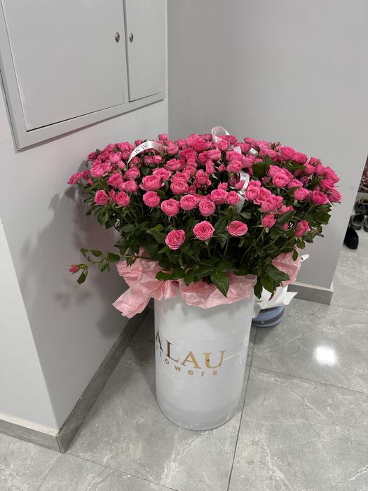 Свежие кустовые розы