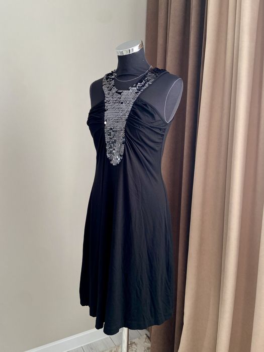 Вечернее платье с пайетками