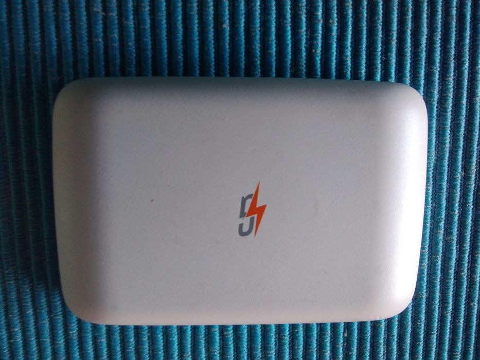 Страхотна 4G бисквитка мобилен джобен рутер за сим карти на Виваком