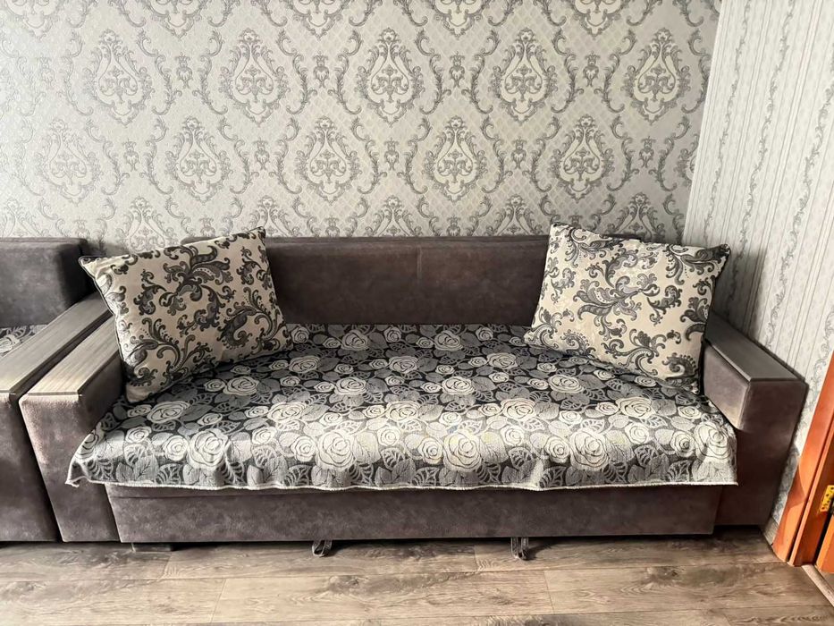 Продам мебель. Диван и большое кресло