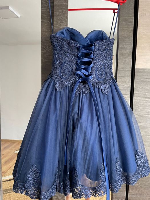 Vând rochie elegantă