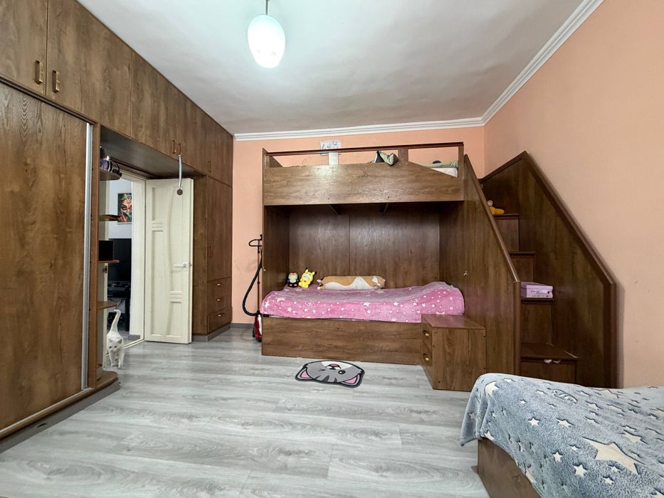 Мирабадский район. Продается участок. 5.4 сотки.