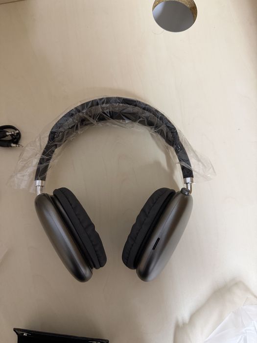 Căști AirPods AirMax – Design iconic. Experiență audio rafinată.