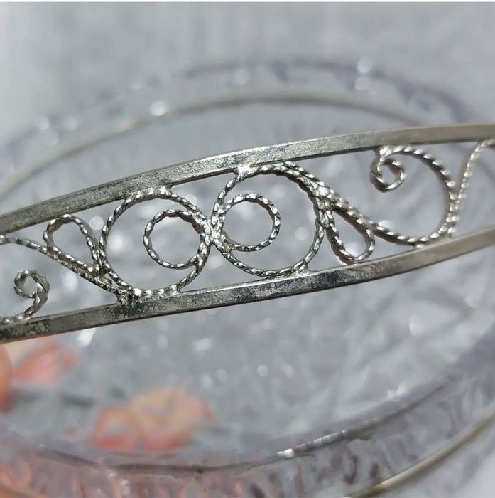 Очень красивая конфетница