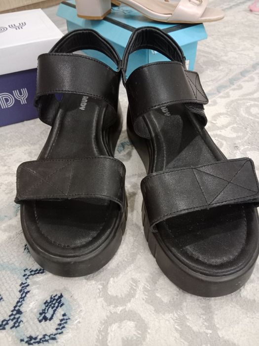 Босаножки и сандали