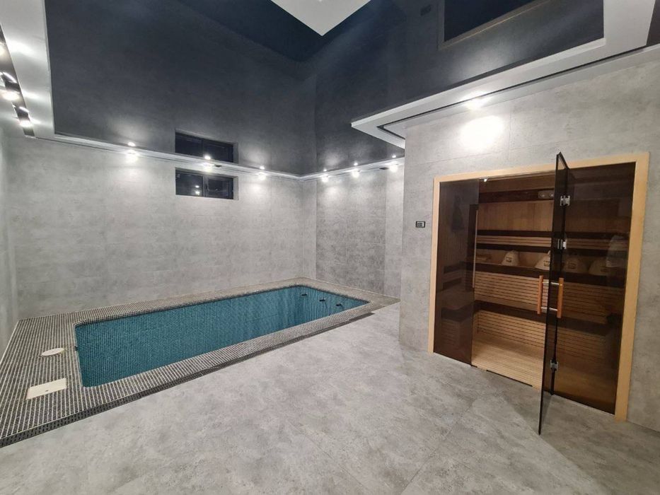 Дом Центр Луначарского 450 м2