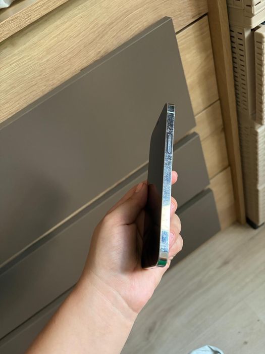 Iphone 12 pro .