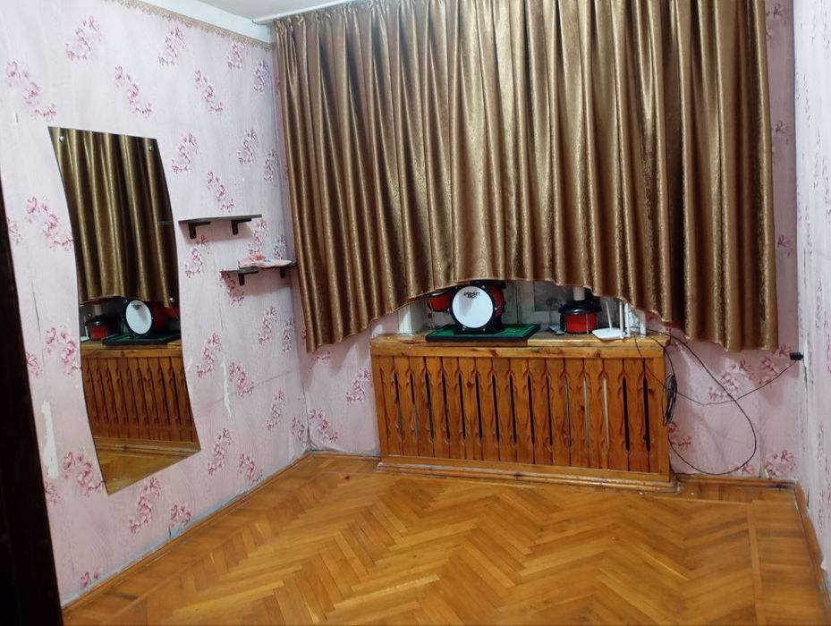 Четырех комнатная квартира Юнусабадский район.